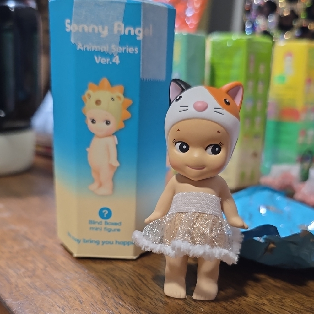 Animal Series Ver.4 Calico Cat 100% Authentic